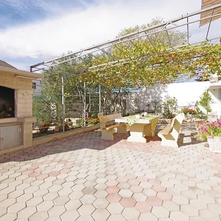 1 Bedroom Awesome In