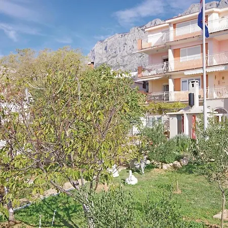 Apartment 1 Bedroom Awesome In Makarska