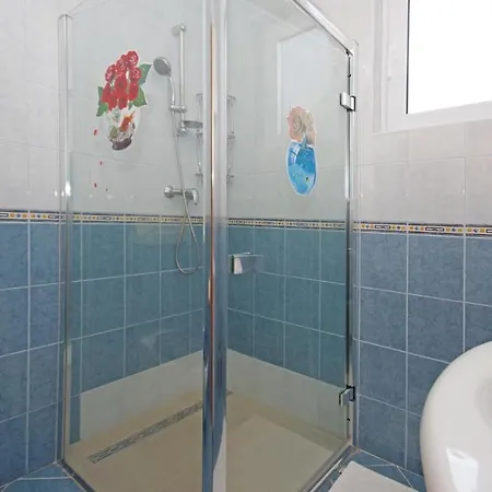 1 Bedroom Awesome In *