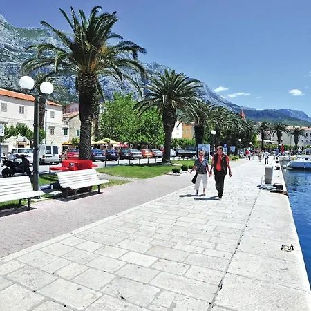 1 Bedroom Awesome In Apartment Makarska